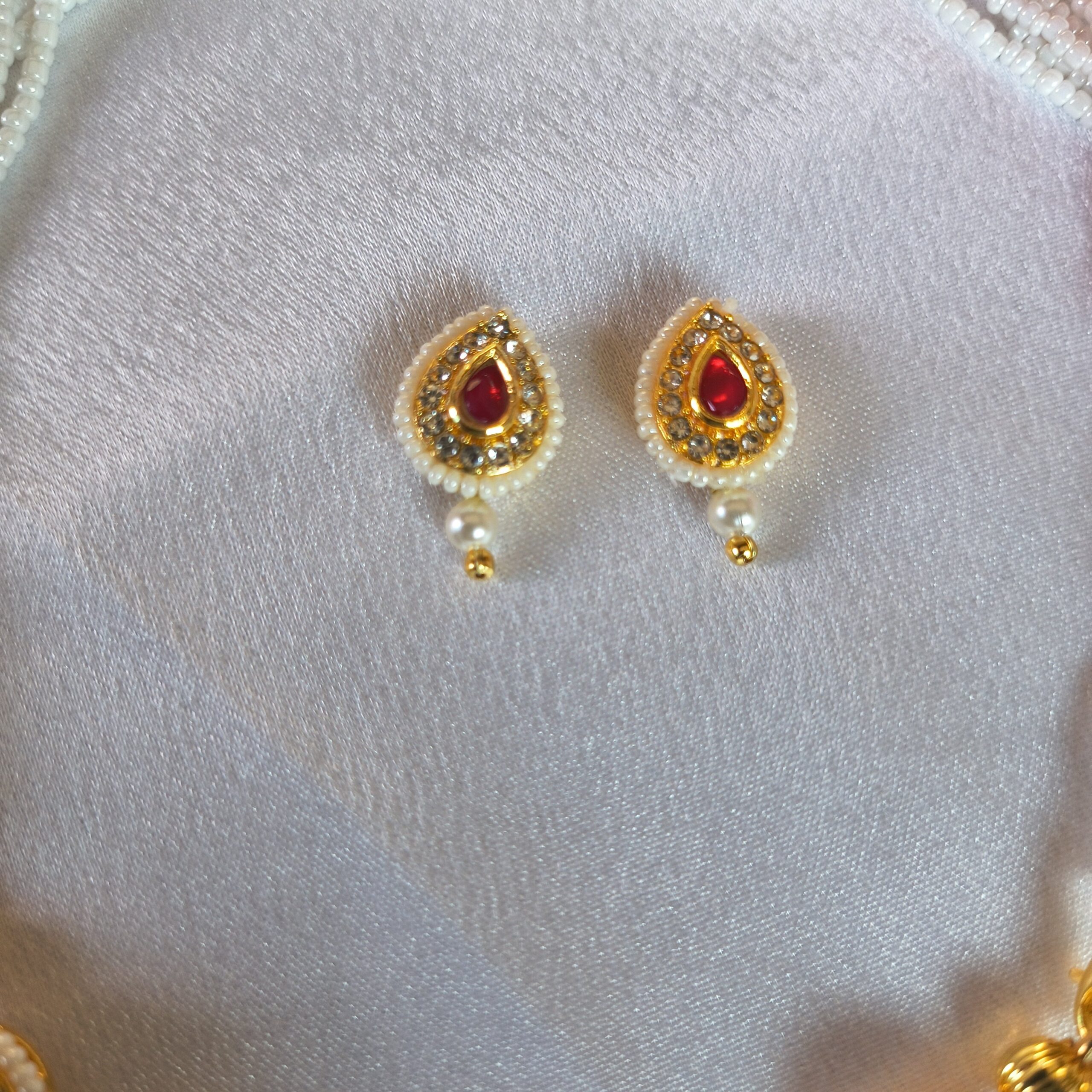 Vintage Kundan Jewellery Necklace Set With Ear Ring - Image 2