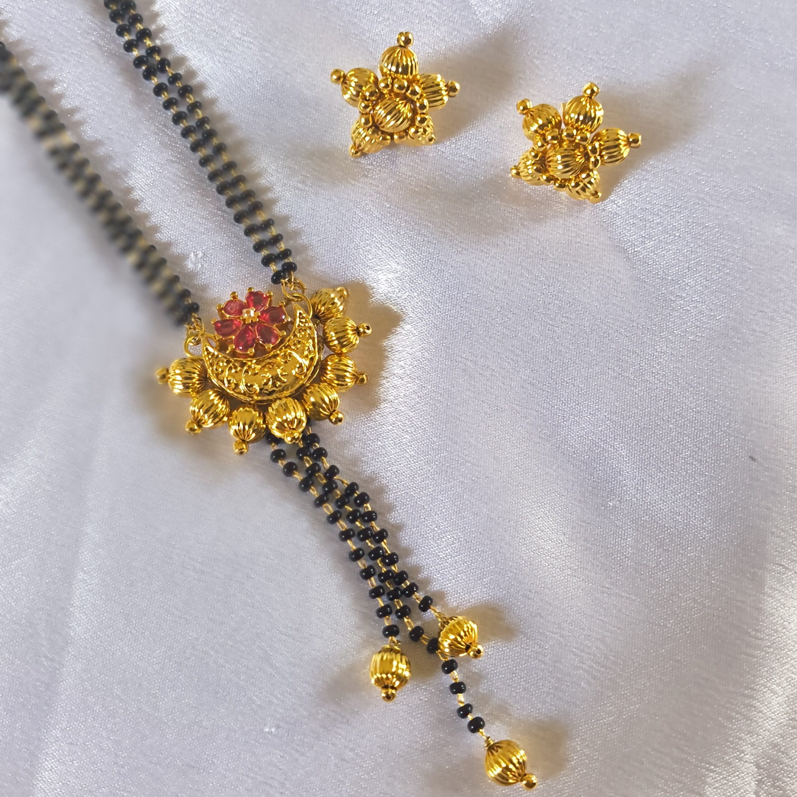 Savitri Chandra Mangalsutra| Fancy Chandracore Manglsutra With Ear Ring - Image 5