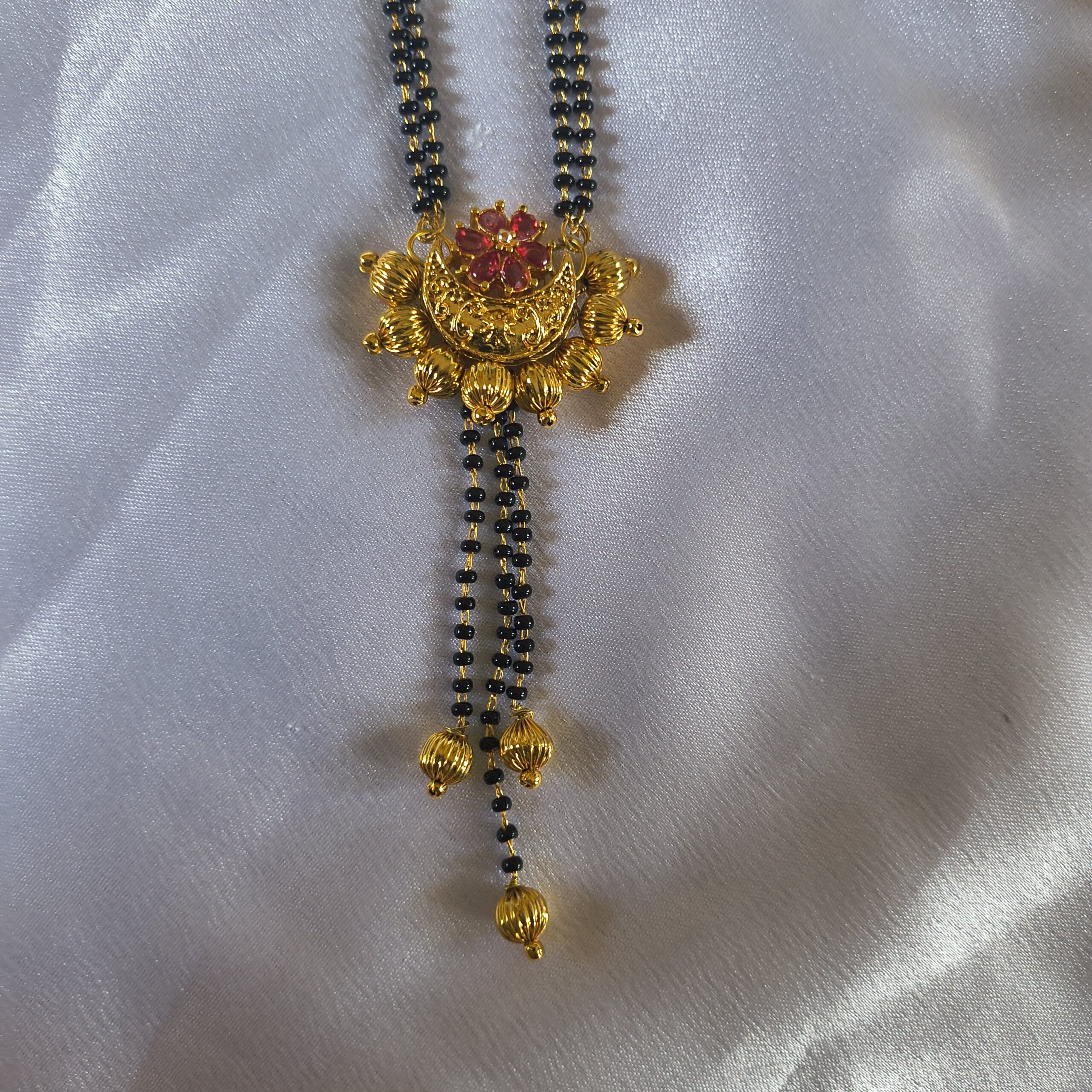 Savitri Chandra Mangalsutra| Fancy Chandracore Manglsutra With Ear Ring - Image 4